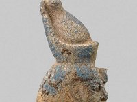Aeg F 140  Aeg F 140, Neues Reich bis Spätzeit, Königsamulett, Dunkelblaue Fayence, H 3,5 cm, B 2,3 cm, T 1,0 cm : Bestandskatalog Ägypten